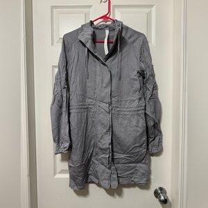 Lululemon city stroll jacket light weight zip up size 4 euc
